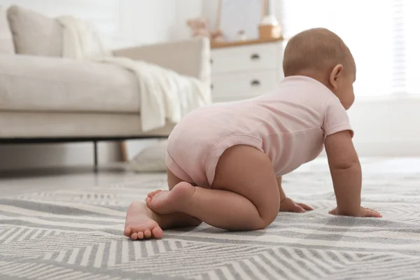 Cute Baby Crawling Home Focus Legs — Stock Photo, Image