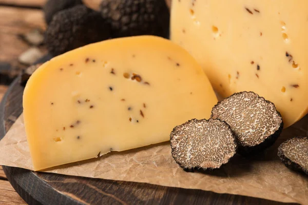 Queijo Macio Trufas Frescas Mesa Vista Acima - Foto ...