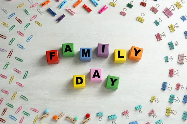 Dia Internacional Família Composição Plana Configuração Com Cubos Grampos Ligante — Fotografia de Stock