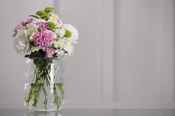 Bouquet Belles Fleurs Chrysanthème Vase Sur Table Espace Pour Texte — Photo