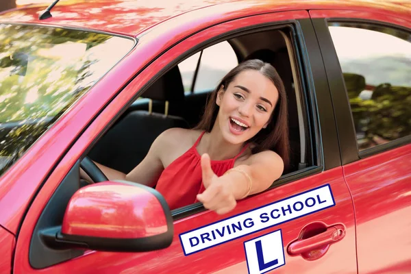 Happy Young Woman Car Visiting Driving School — Stock Photo, Image