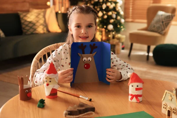 Roztomilé Dítě Vánoční Přání Doma — Stock fotografie