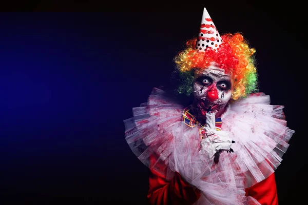 Angstaanjagende Clown Donkere Achtergrond Ruimte Voor Tekst Halloween Feest Kostuum — Stockfoto