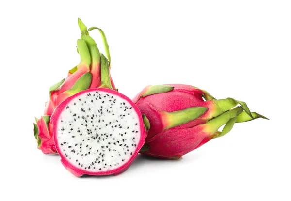 Deliciosos Cortes Frutos Enteros Pitahaya Sobre Fondo Blanco — Foto de Stock