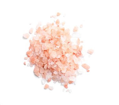 Beyaz arka planda pembe Himalaya tuzu yığını.