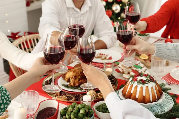 Family Friends Clinking Glasses Festive Dinner Indoors Closeup Christmas Eve — Stock Photo, Image