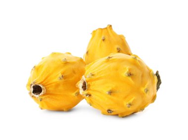 Beyaz arka planda lezzetli sarı ejderha meyveleri (pitahaya)