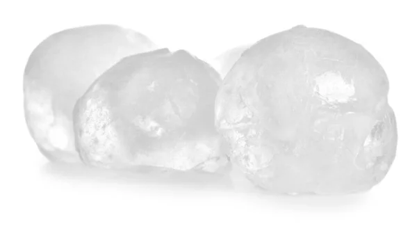许多白色背景的冰冻冰球 — 图库照片