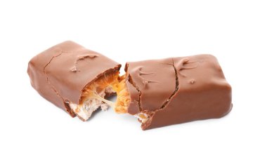 Beyaz karamelli, fındıklı ve fındıklı kırık çikolata.