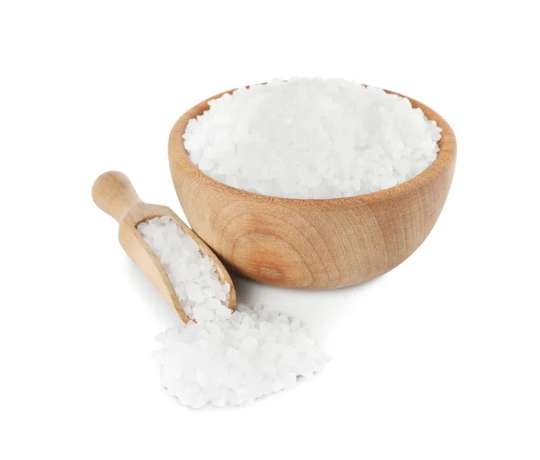 Trä Skål Och Skopa Med Salt Vit Bakgrund — Stockfoto