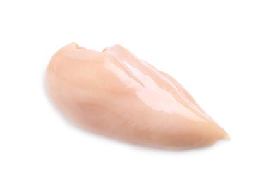 Çiğ tavuk göğsü beyaza izole edilmiş. Taze et.