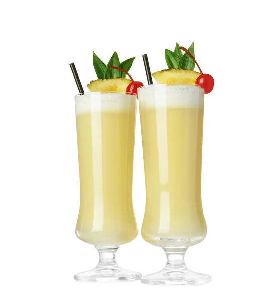 Saboroso Coquetel Pina Colada Fundo Branco — Fotografia de Stock