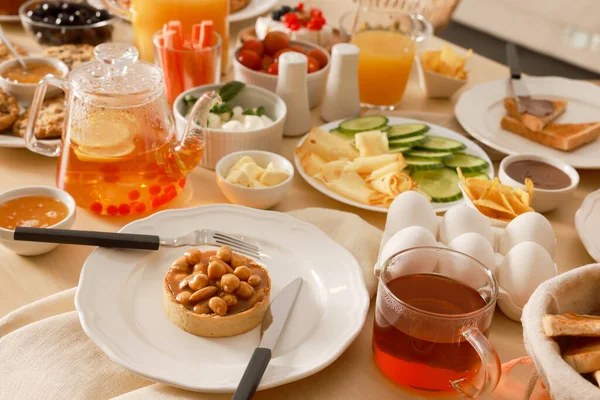 Platos Con Diferentes Alimentos Mesa Almuerzo Lujo — Foto de Stock