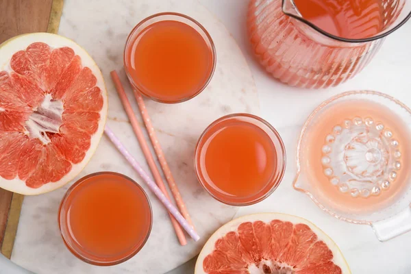 Glasses Pink Pomelo Juice Straws Fruit White Table Flat Lay — Stock Photo, Image