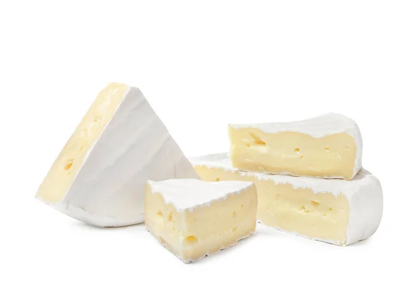 Saboroso Queijo Brie Corte Fundo Branco — Fotografia de Stock