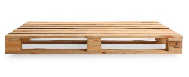 Tahta palet beyaza izole edilmiş. Ulaşım ve depolama