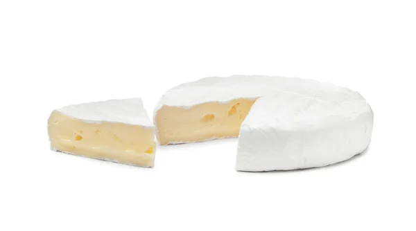 Sabroso Queso Brie Cortado Sobre Fondo Blanco — Foto de Stock