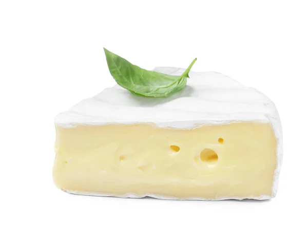 Trozo Sabroso Queso Brie Con Albahaca Aislada Blanco — Foto de Stock