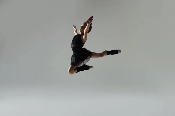 Carino Poco Ginnasta Fare Addio Celibato Salto Sfondo Bianco — Foto Stock