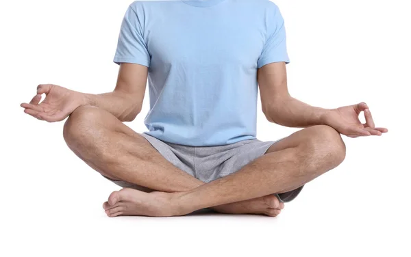 Beyaz Arka Plan Üzerinde Meditasyon Yapan Bir Adam Yakın Plan — Stok fotoğraf