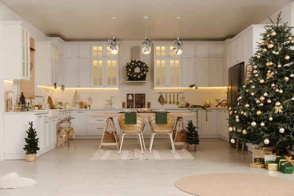 Затишний Відкритий План Кухні Прикрашений Різдво Дизайн Інтер Єру — стокове фото