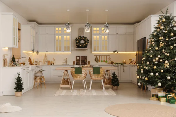 Gezellige Open Keuken Ingericht Voor Kerstmis Interieur Ontwerp — Stockfoto