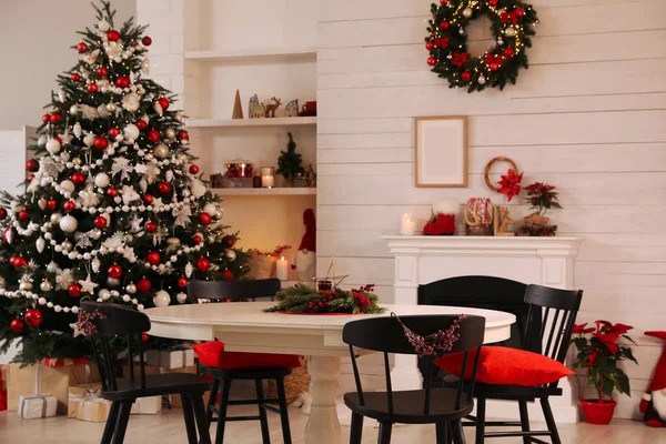 Cozy Dining Room Interior Christmas Tree Festive Decor — Stock Fotó
