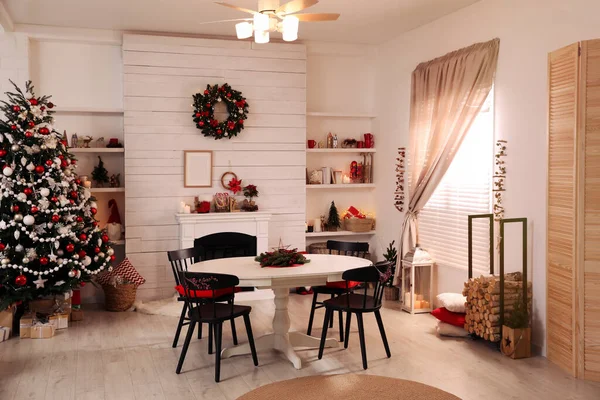 Cozy Dining Room Interior Christmas Tree Festive Decor — Stock Photo, Image
