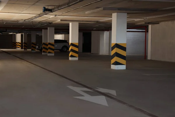 Parking Garaje Con Coche Ranuras Vacías — Foto de Stock