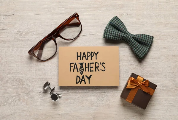Kaart Met Zin Happy Father Day Geschenkdoos Verschillende Mannen Accessoires — Stockfoto
