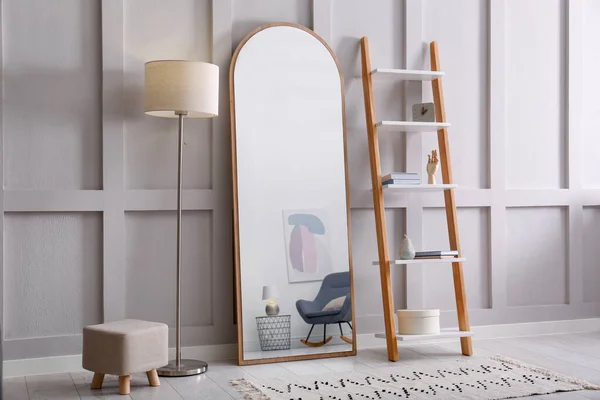 Large Mirror White Wall Light Room — Stockfoto