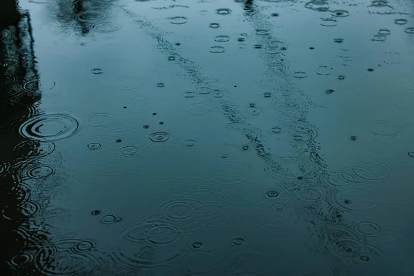 Rain Drops Falling Puddle Outdoors View — Foto de Stock
