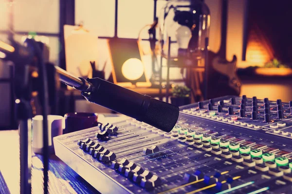 Microphone Professional Mixing Console Table Radio Studio — Stock Photo, Image