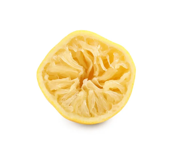 Половина Выжатого Лимона Изолированного Белом — стоковое фото