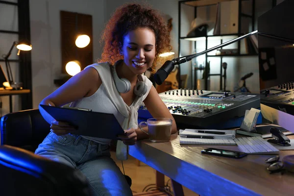 African American Woman Working Radio Host Modern Studio — Stockfoto