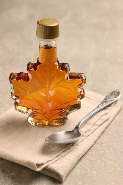 Leaf Shaped Bottle Tasty Maple Syrup Spoon Light Grey Table — Photo