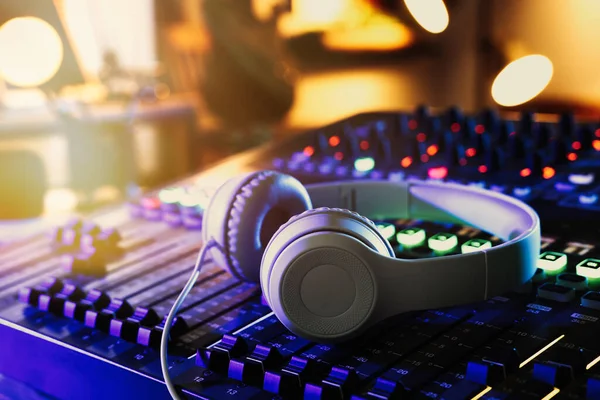 Headphones Professional Mixing Console Radio Studio Closeup — Stockfoto