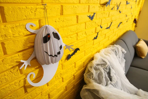 Yellow Brick Wall Decorated Halloween Room Focus Cute Ghost — Photo