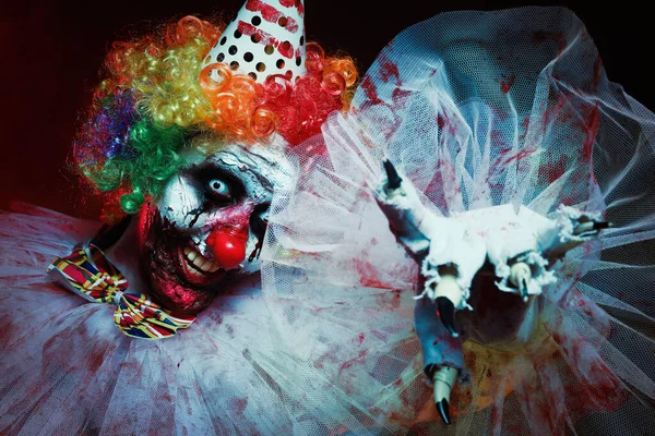 Payaso Aterrador Sobre Fondo Oscuro Disfraz Fiesta Halloween — Foto de Stock