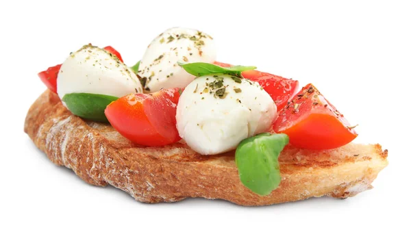 Chutný Sendvič Mozzarellou Čerstvými Rajčaty Bazalkou Bílém — Stock fotografie