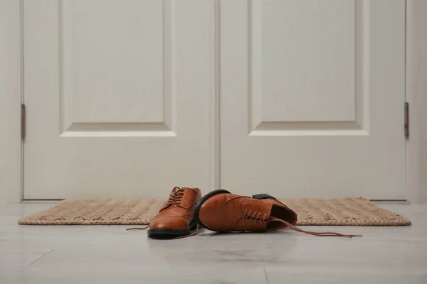 Stylish Shoes Door Mat Hall — Stock Photo, Image