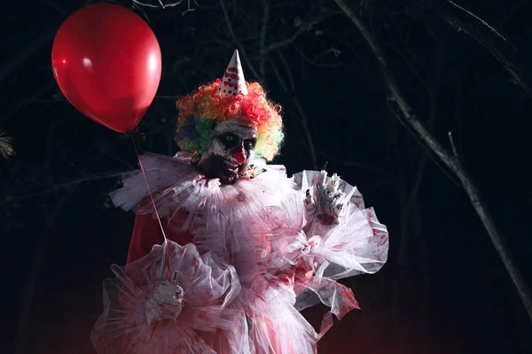Terrifying Clown Red Air Balloon Outdoors Night Halloween Party Costume — 图库照片