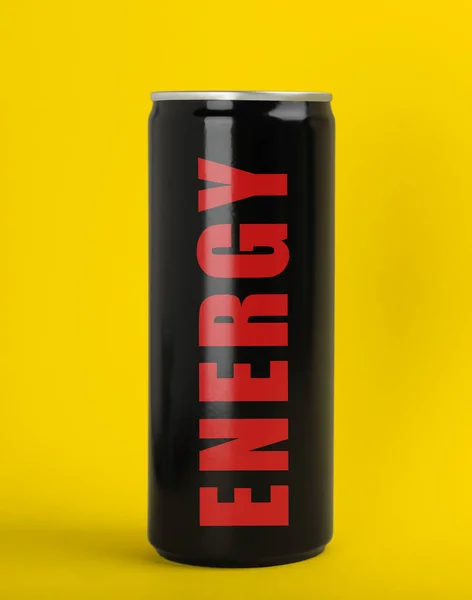 Энергетический Напиток Желтом Фоне — стоковое фото