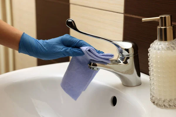 Woman Gloves Cleaning Faucet Bathroom Sink Rag Closeup — Stock Photo, Image