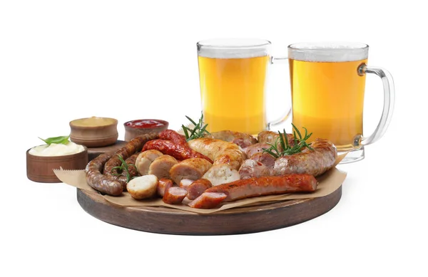 Conjunto Diferentes Lanches Saborosos Cerveja Fundo Branco — Fotografia de Stock