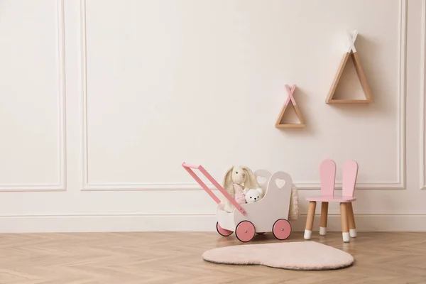 Child Toys Chair Wigwam Shaped Shelves White Wall Indoors Interior — Stock Photo, Image