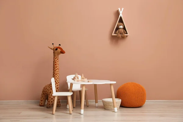 Quarto Infantil Bonito Interior Com Móveis Brinquedos Wigwam Forma Prateleira — Fotografia de Stock