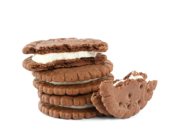 Biscoitos Sanduíche Chocolate Saborosos Com Creme Fundo Branco — Fotografia de Stock