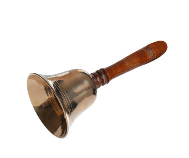 Tahta saplı altın okul çanı beyaza izole edilmiş.