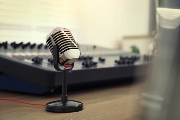 Microphone Professional Mixing Console Wooden Table Radio Studio — Stockfoto